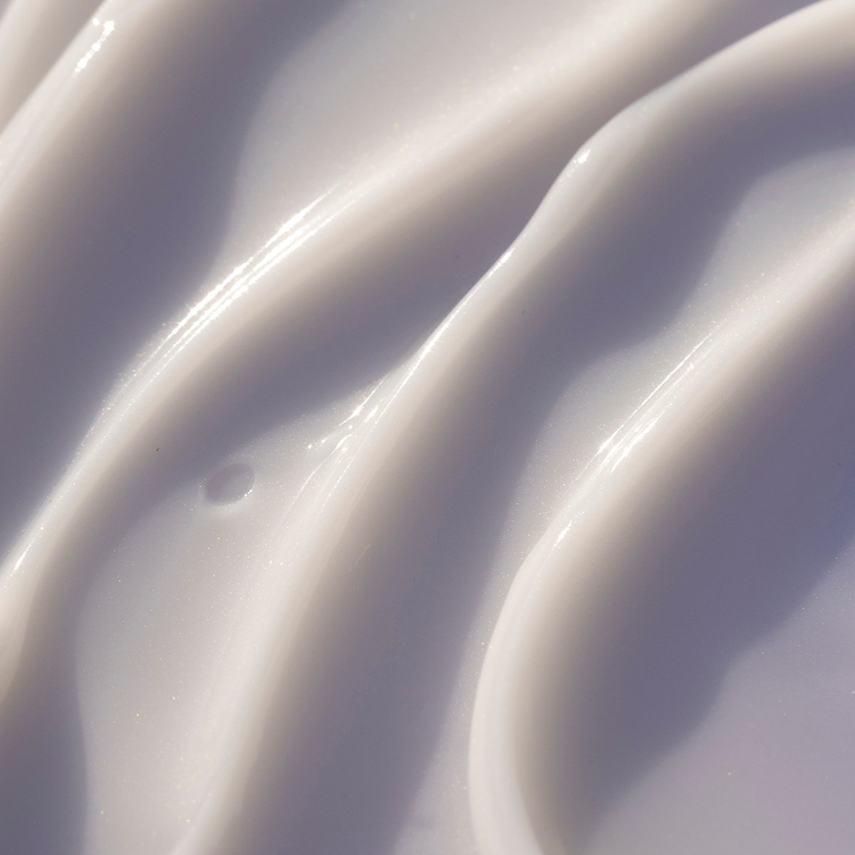DewySerum-pdp-Texture-1200x1200_951d4929-73a9-4f73-861b-a103c68e1c99.jpg
