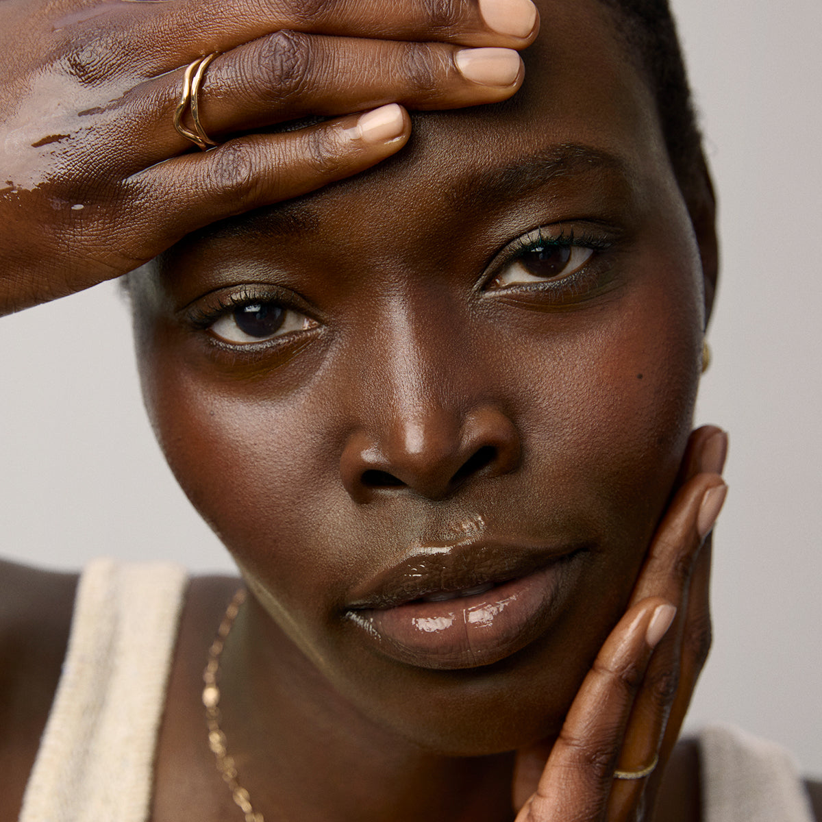 Essence-Aug26-Ppage-ModelApplication_43446ef3-ad16-4c54-9a1a-cc07bafefda2.jpg