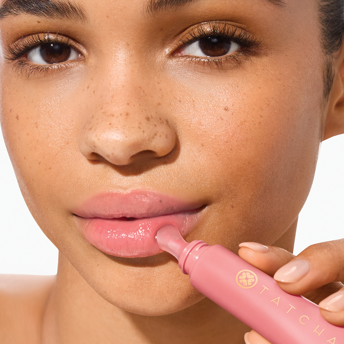TheMeltingLipBalmPinku-pdp-ProductApplication-1200x1200_c4014645-3edf-4df2-b62a-1859366d7680.png